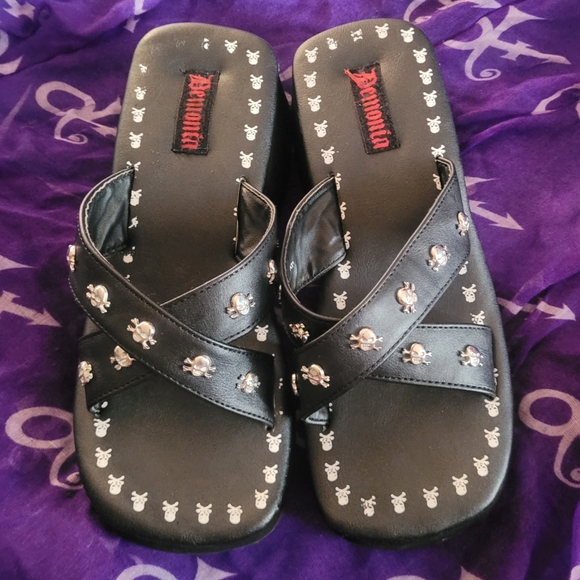 Demonia Black Skull Sandals - Picture 1 of 3